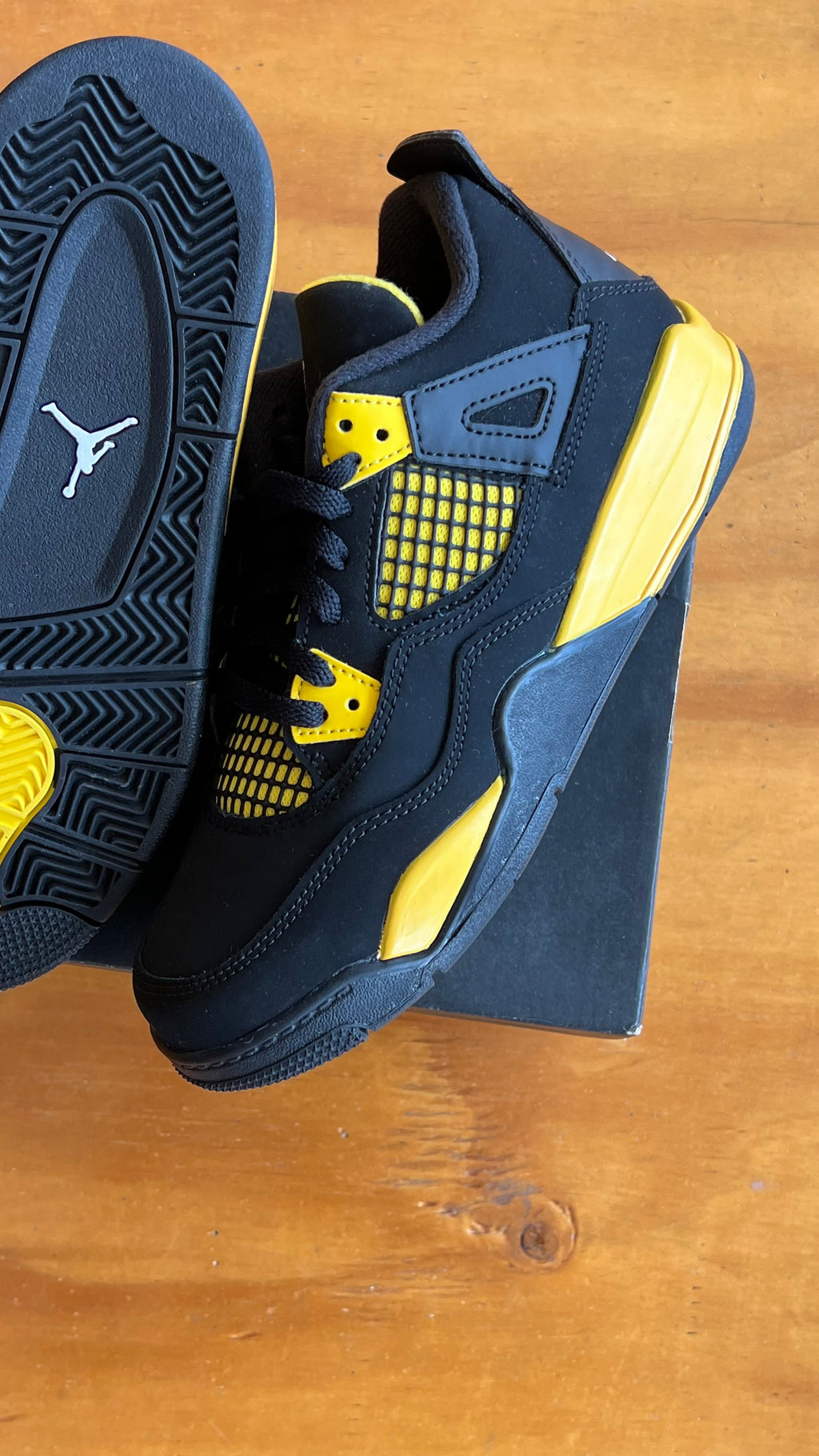 Air Jordan 4 tour yellow niño