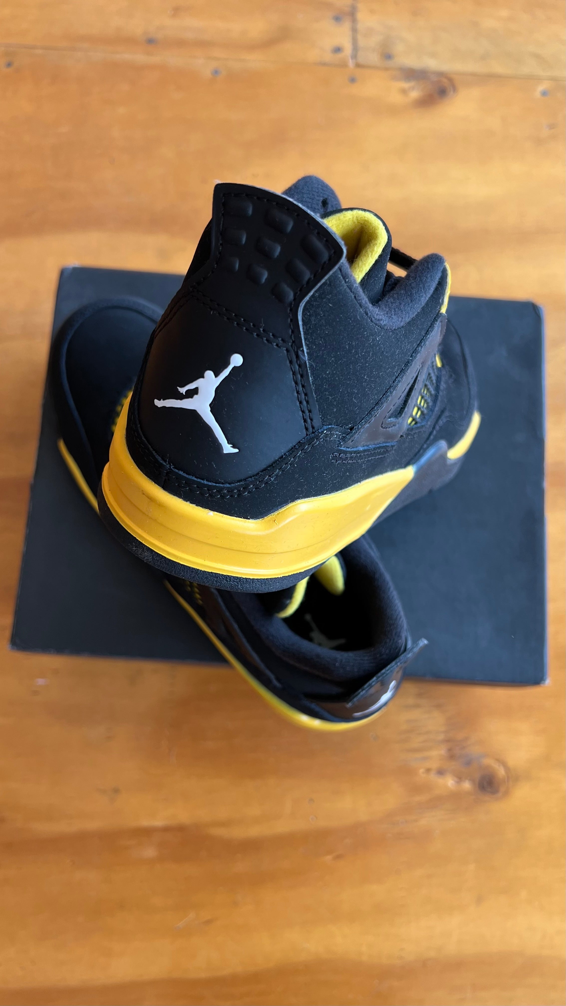 Air Jordan 4 tour yellow niño