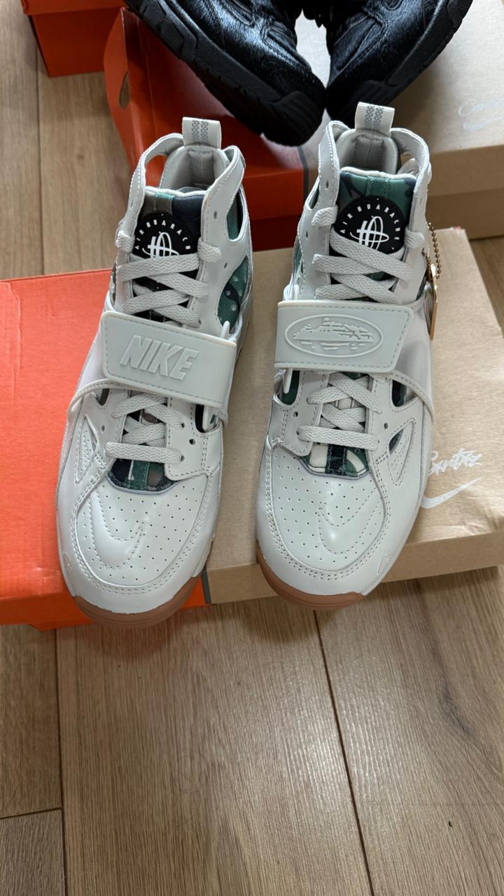Nike Air trainer huarache x Corteiz light bone (con caja)